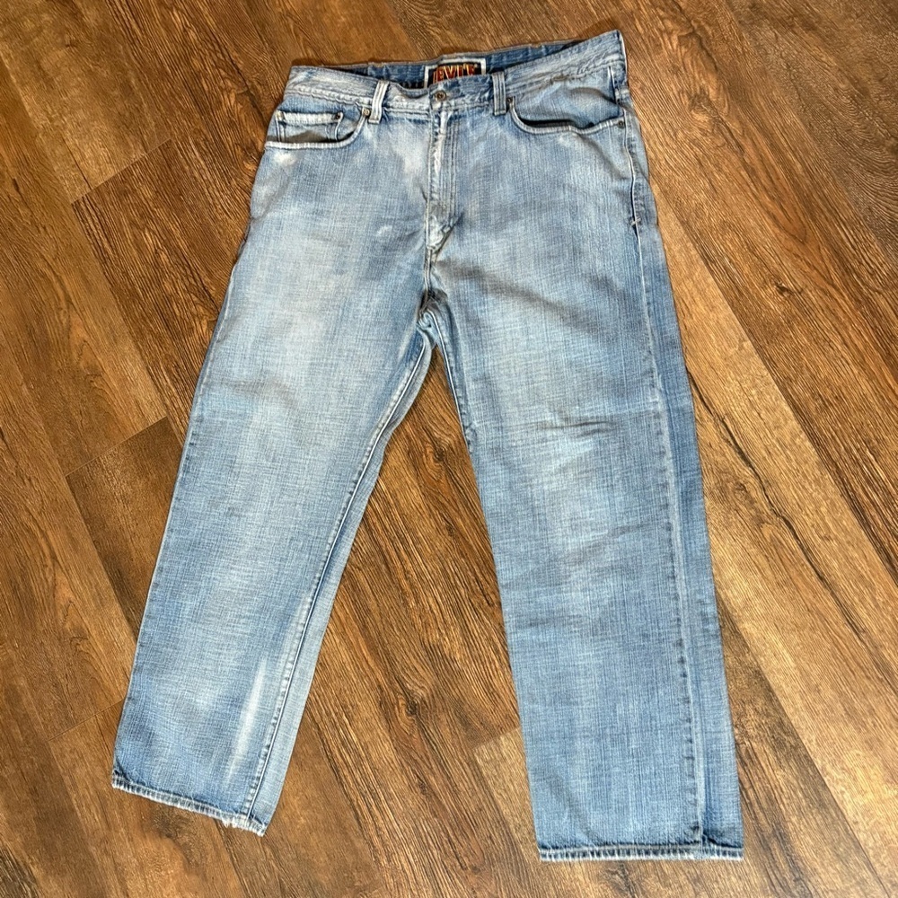 Levi's Light Blue Relaxed Jeans - Picture 2 of 5